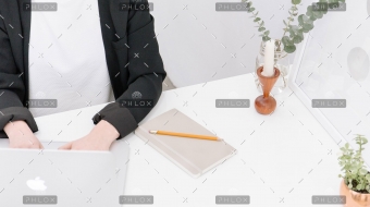 demo-attachment-489-photo-1448932252197-d19750584e56